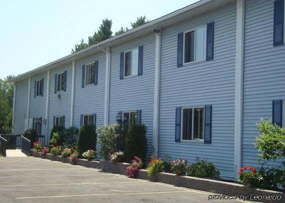 Super 8 By Wyndham Pembroke Hotel Exterior foto