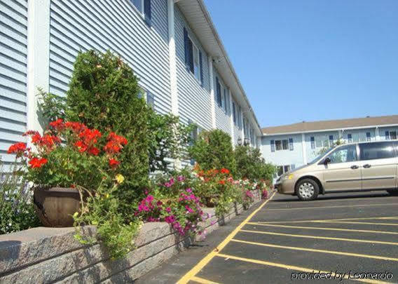 Super 8 By Wyndham Pembroke Hotel Exterior foto